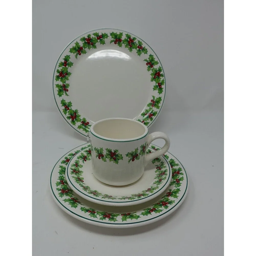 Vintage Termocrisa Crisa Mexico Holly Berry Christmas Dinnerware Set for 8